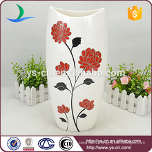 Ceramic vase Chinese red and white with flower pattern design